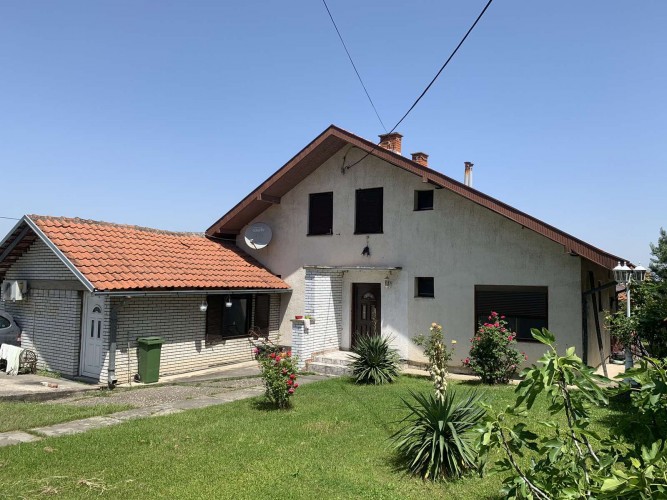 Na-prodaju-kuća-u-Obrenovcu(Mala-Moštanica)